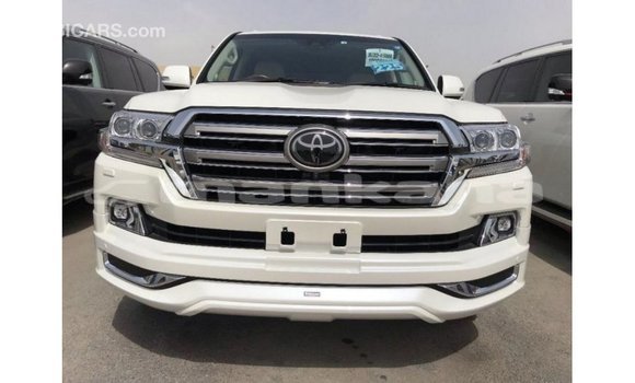 Buy Import Toyota Land Cruiser White Car in Import - Dubai in Abhasia Buy Import Toyota Land Cruiser White Car in Import - Dubai in Abhasia