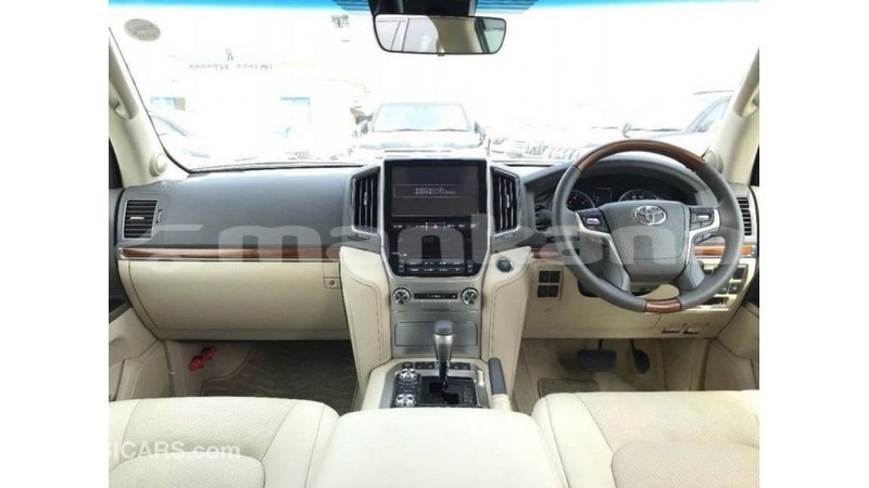 Big with watermark toyota land cruiser abhasia import dubai 2816
