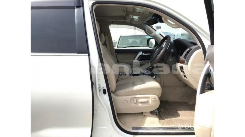 Big with watermark toyota land cruiser abhasia import dubai 2816