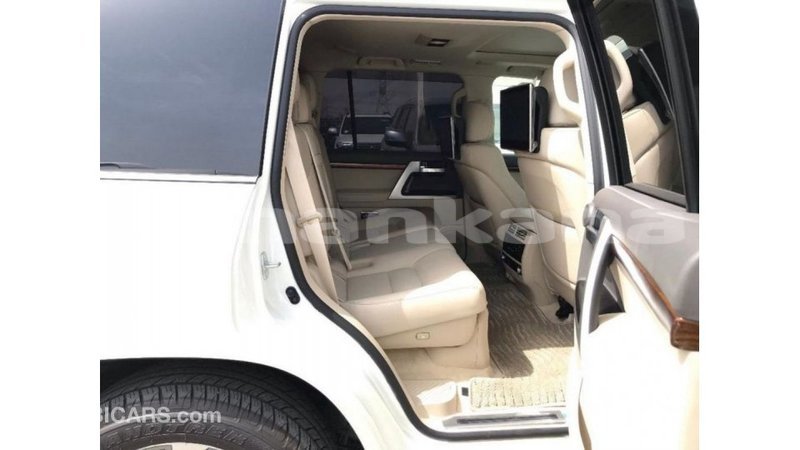 Big with watermark toyota land cruiser abhasia import dubai 2816