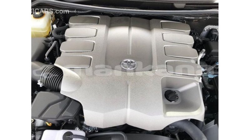 Big with watermark toyota land cruiser abhasia import dubai 2816