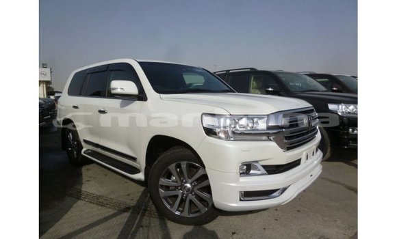 Buy Import Toyota Land Cruiser White Car in Import - Dubai in Abhasia Buy Import Toyota Land Cruiser White Car in Import - Dubai in Abhasia