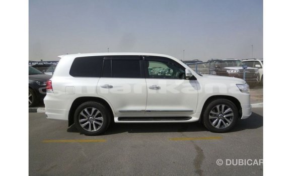 Buy Import Toyota Land Cruiser White Car in Import - Dubai in Abhasia Buy Import Toyota Land Cruiser White Car in Import - Dubai in Abhasia