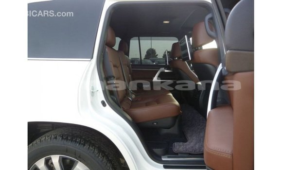 Buy Import Toyota Land Cruiser White Car in Import - Dubai in Abhasia Buy Import Toyota Land Cruiser White Car in Import - Dubai in Abhasia