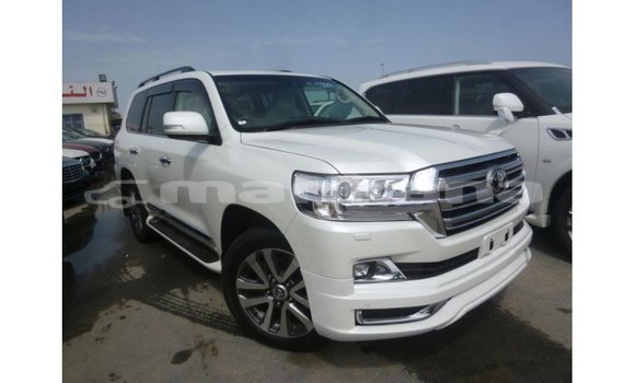 Buy Import Toyota Land Cruiser White Car in Import - Dubai in Abhasia Buy Import Toyota Land Cruiser White Car in Import - Dubai in Abhasia
