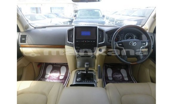 Buy Import Toyota Land Cruiser White Car in Import - Dubai in Abhasia Buy Import Toyota Land Cruiser White Car in Import - Dubai in Abhasia