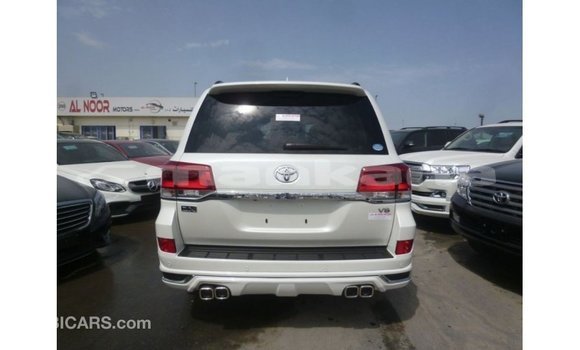 Buy Import Toyota Land Cruiser White Car in Import - Dubai in Abhasia Buy Import Toyota Land Cruiser White Car in Import - Dubai in Abhasia