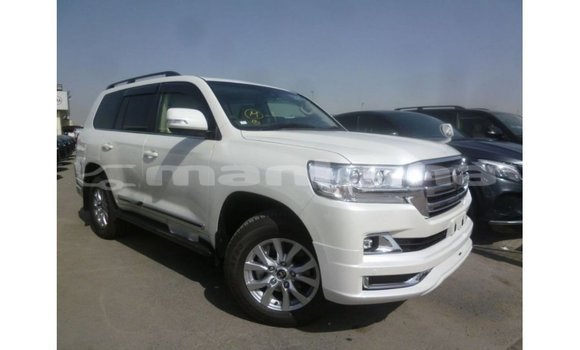 Buy Import Toyota Land Cruiser White Car in Import - Dubai in Abhasia Buy Import Toyota Land Cruiser White Car in Import - Dubai in Abhasia