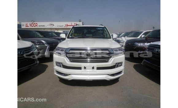 Buy Import Toyota Land Cruiser White Car in Import - Dubai in Abhasia Buy Import Toyota Land Cruiser White Car in Import - Dubai in Abhasia