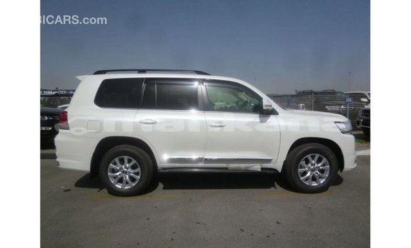 Buy Import Toyota Land Cruiser White Car in Import - Dubai in Abhasia Buy Import Toyota Land Cruiser White Car in Import - Dubai in Abhasia