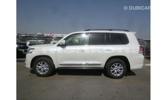 Buy Import Toyota Land Cruiser White Car in Import - Dubai in Abhasia Buy Import Toyota Land Cruiser White Car in Import - Dubai in Abhasia