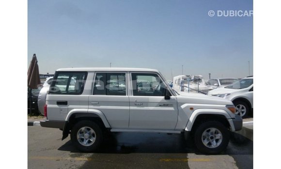 Buy Import Toyota Land Cruiser White Car in Import - Dubai in Abhasia Buy Import Toyota Land Cruiser White Car in Import - Dubai in Abhasia