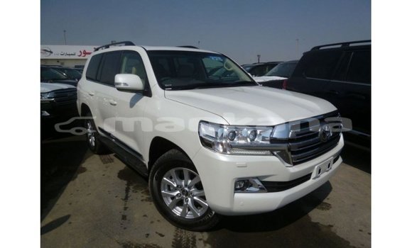 Buy Import Toyota Land Cruiser White Car in Import - Dubai in Abhasia Buy Import Toyota Land Cruiser White Car in Import - Dubai in Abhasia