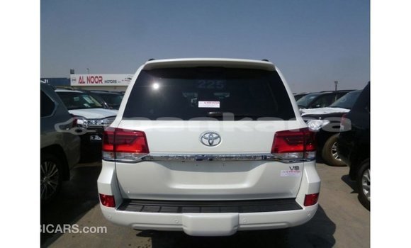 Buy Import Toyota Land Cruiser White Car in Import - Dubai in Abhasia Buy Import Toyota Land Cruiser White Car in Import - Dubai in Abhasia