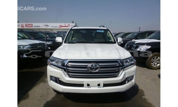 Buy Import Toyota Land Cruiser White Car in Import - Dubai in Abhasia Buy Import Toyota Land Cruiser White Car in Import - Dubai in Abhasia