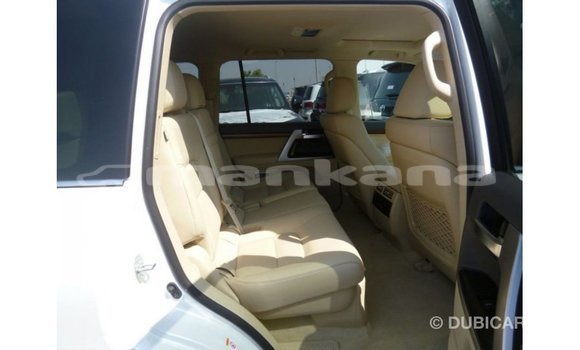 Buy Import Toyota Land Cruiser White Car in Import - Dubai in Abhasia Buy Import Toyota Land Cruiser White Car in Import - Dubai in Abhasia