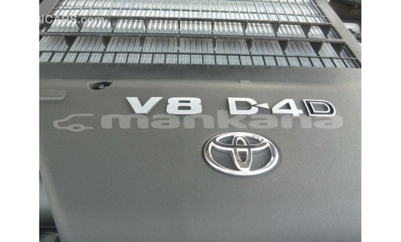 Buy Import Toyota Land Cruiser White Car in Import - Dubai in Abhasia Buy Import Toyota Land Cruiser White Car in Import - Dubai in Abhasia