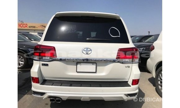 Buy Import Toyota Land Cruiser White Car in Import - Dubai in Abhasia Buy Import Toyota Land Cruiser White Car in Import - Dubai in Abhasia