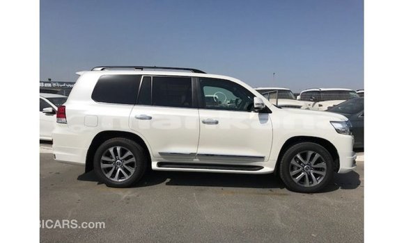 Buy Import Toyota Land Cruiser White Car in Import - Dubai in Abhasia Buy Import Toyota Land Cruiser White Car in Import - Dubai in Abhasia