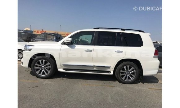 Buy Import Toyota Land Cruiser White Car in Import - Dubai in Abhasia Buy Import Toyota Land Cruiser White Car in Import - Dubai in Abhasia
