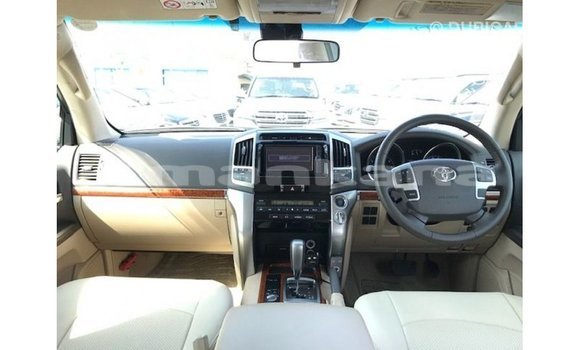 Buy Import Toyota Land Cruiser White Car in Import - Dubai in Abhasia Buy Import Toyota Land Cruiser White Car in Import - Dubai in Abhasia