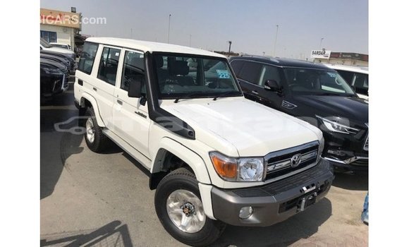 Buy Import Toyota Land Cruiser White Car in Import - Dubai in Abhasia Buy Import Toyota Land Cruiser White Car in Import - Dubai in Abhasia