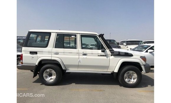 Buy Import Toyota Land Cruiser White Car in Import - Dubai in Abhasia Buy Import Toyota Land Cruiser White Car in Import - Dubai in Abhasia