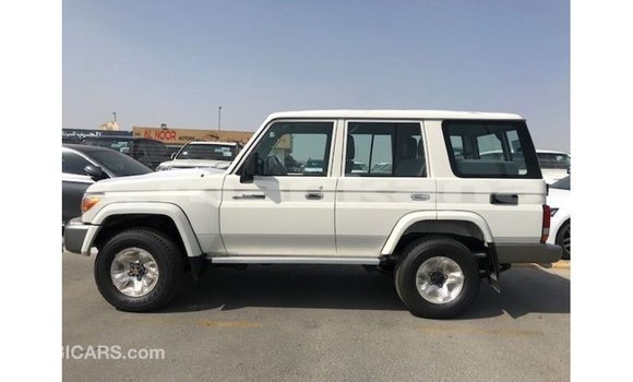 Buy Import Toyota Land Cruiser White Car in Import - Dubai in Abhasia Buy Import Toyota Land Cruiser White Car in Import - Dubai in Abhasia