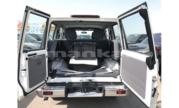 Buy Import Toyota Land Cruiser White Car in Import - Dubai in Abhasia Buy Import Toyota Land Cruiser White Car in Import - Dubai in Abhasia