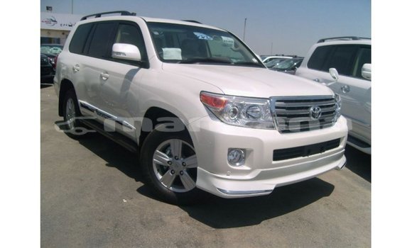 Buy Import Toyota Land Cruiser White Car in Import - Dubai in Abhasia Buy Import Toyota Land Cruiser White Car in Import - Dubai in Abhasia