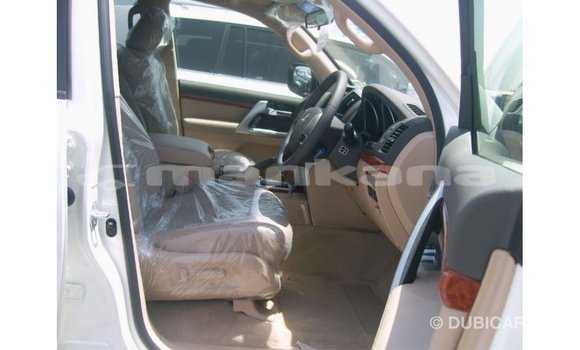 Buy Import Toyota Land Cruiser White Car in Import - Dubai in Abhasia Buy Import Toyota Land Cruiser White Car in Import - Dubai in Abhasia