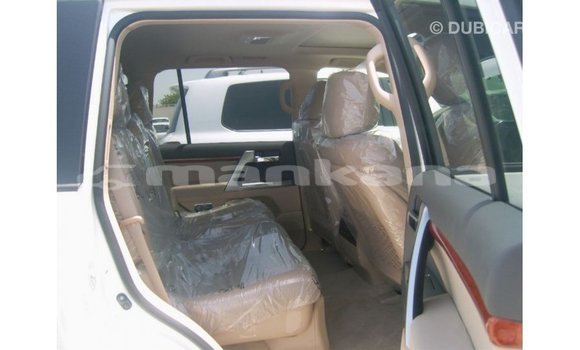 Buy Import Toyota Land Cruiser White Car in Import - Dubai in Abhasia Buy Import Toyota Land Cruiser White Car in Import - Dubai in Abhasia