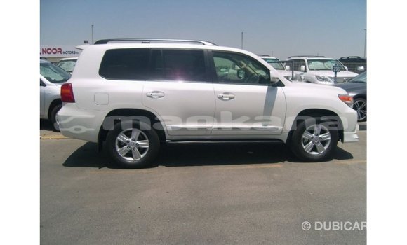 Buy Import Toyota Land Cruiser White Car in Import - Dubai in Abhasia Buy Import Toyota Land Cruiser White Car in Import - Dubai in Abhasia