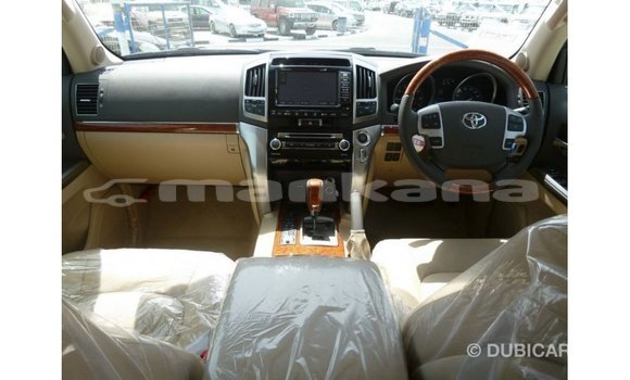 Buy Import Toyota Land Cruiser White Car in Import - Dubai in Abhasia Buy Import Toyota Land Cruiser White Car in Import - Dubai in Abhasia