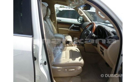 Buy Import Toyota Land Cruiser White Car in Import - Dubai in Abhasia Buy Import Toyota Land Cruiser White Car in Import - Dubai in Abhasia