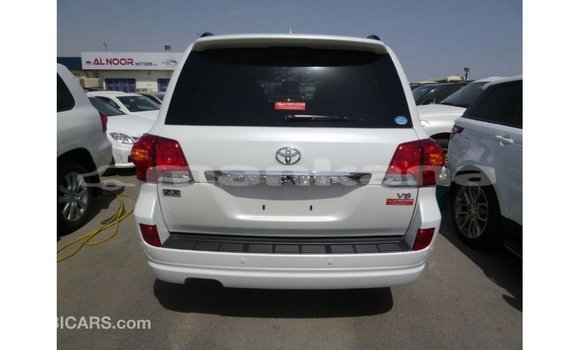 Buy Import Toyota Land Cruiser White Car in Import - Dubai in Abhasia Buy Import Toyota Land Cruiser White Car in Import - Dubai in Abhasia