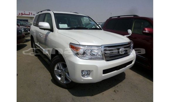 Buy Import Toyota Land Cruiser White Car in Import - Dubai in Abhasia Buy Import Toyota Land Cruiser White Car in Import - Dubai in Abhasia