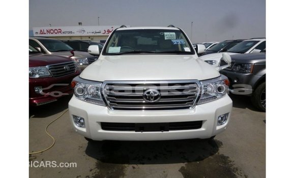 Buy Import Toyota Land Cruiser White Car in Import - Dubai in Abhasia Buy Import Toyota Land Cruiser White Car in Import - Dubai in Abhasia