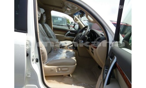 Buy Import Toyota Land Cruiser White Car in Import - Dubai in Abhasia Buy Import Toyota Land Cruiser White Car in Import - Dubai in Abhasia