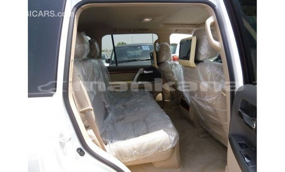 Buy Import Toyota Land Cruiser White Car in Import - Dubai in Abhasia Buy Import Toyota Land Cruiser White Car in Import - Dubai in Abhasia
