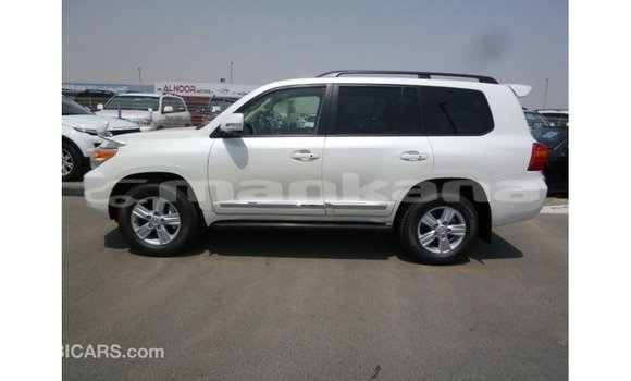 Buy Import Toyota Land Cruiser White Car in Import - Dubai in Abhasia Buy Import Toyota Land Cruiser White Car in Import - Dubai in Abhasia
