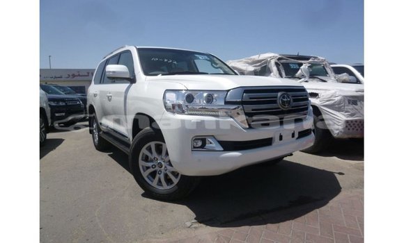 Buy Import Toyota Land Cruiser White Car in Import - Dubai in Abhasia Buy Import Toyota Land Cruiser White Car in Import - Dubai in Abhasia