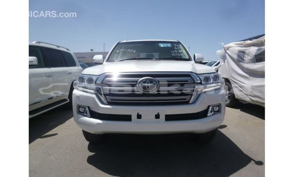 Buy Import Toyota Land Cruiser White Car in Import - Dubai in Abhasia Buy Import Toyota Land Cruiser White Car in Import - Dubai in Abhasia