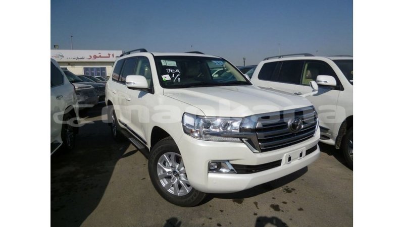 Big with watermark toyota land cruiser abhasia import dubai 2905
