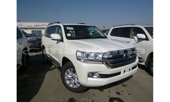 Buy Import Toyota Land Cruiser White Car in Import - Dubai in Abhasia Buy Import Toyota Land Cruiser White Car in Import - Dubai in Abhasia