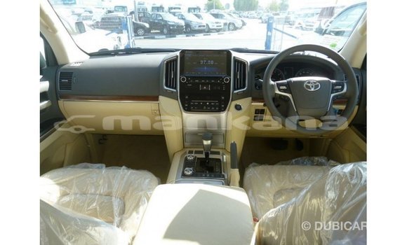 Buy Import Toyota Land Cruiser White Car in Import - Dubai in Abhasia Buy Import Toyota Land Cruiser White Car in Import - Dubai in Abhasia