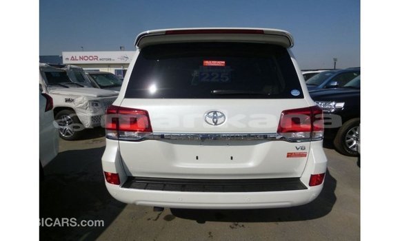 Buy Import Toyota Land Cruiser White Car in Import - Dubai in Abhasia Buy Import Toyota Land Cruiser White Car in Import - Dubai in Abhasia