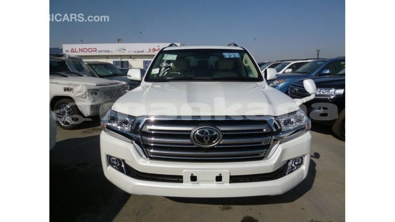 Big with watermark toyota land cruiser abhasia import dubai 2905
