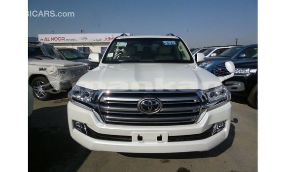 Buy Import Toyota Land Cruiser White Car in Import - Dubai in Abhasia Buy Import Toyota Land Cruiser White Car in Import - Dubai in Abhasia