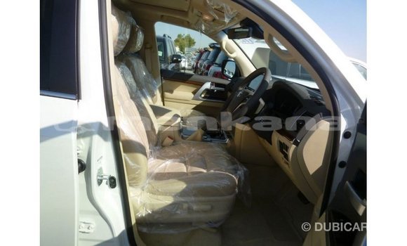 Buy Import Toyota Land Cruiser White Car in Import - Dubai in Abhasia Buy Import Toyota Land Cruiser White Car in Import - Dubai in Abhasia